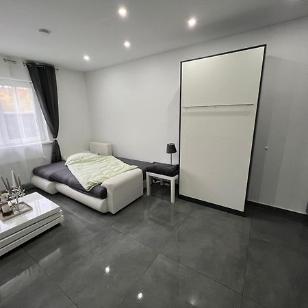 Schoenes 2 Zimmer Apartment An Der Stadt Grenze Mit Klimaanlage Blankenfelde-Mahlow المظهر الخارجي الصورة