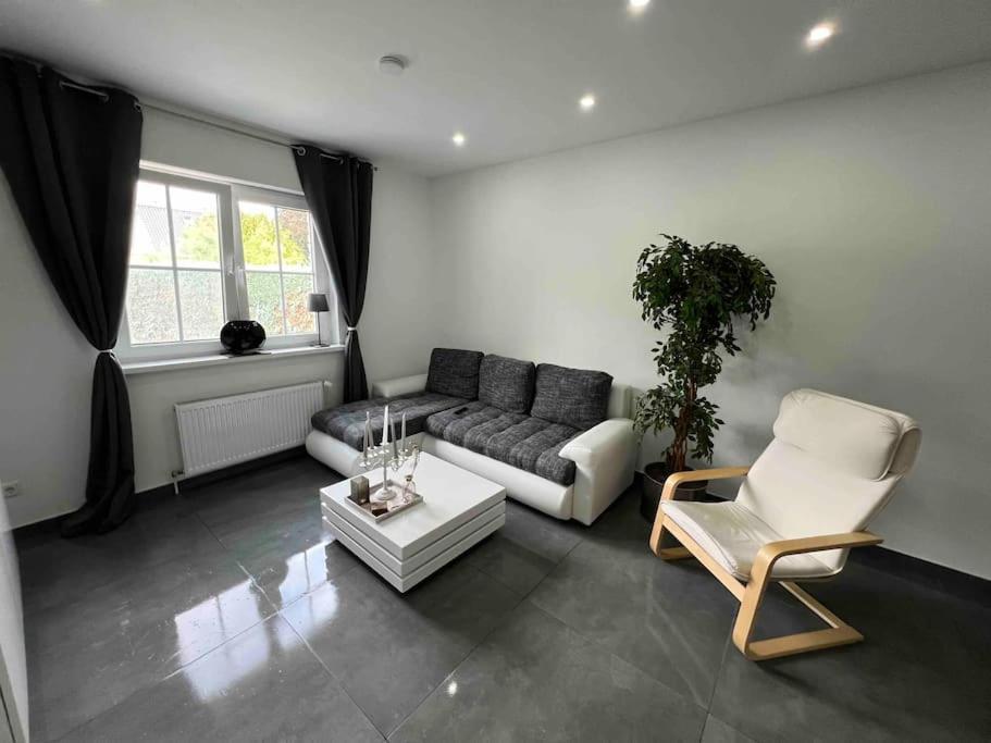Schoenes 2 Zimmer Apartment An Der Stadt Grenze Mit Klimaanlage Blankenfelde-Mahlow المظهر الخارجي الصورة