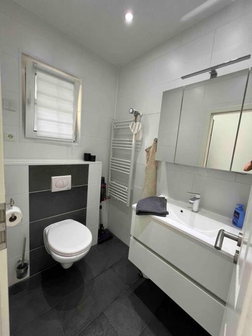 Schoenes 2 Zimmer Apartment An Der Stadt Grenze Mit Klimaanlage Blankenfelde-Mahlow المظهر الخارجي الصورة