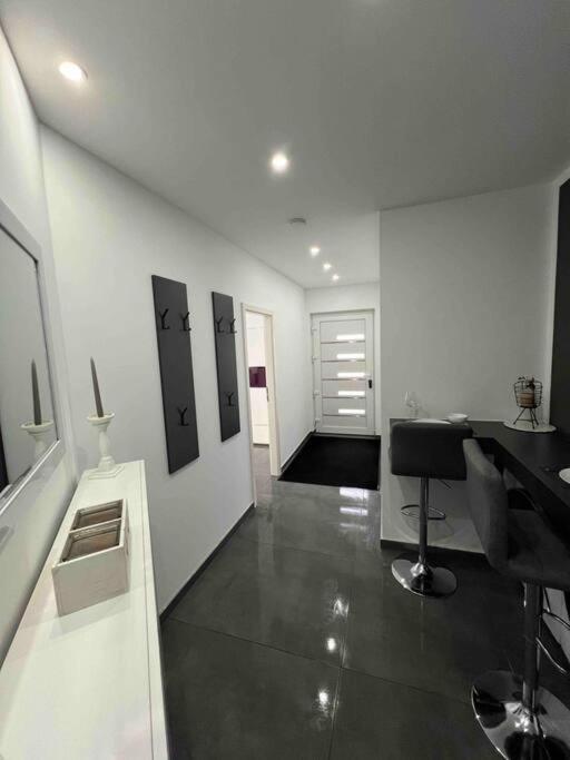 Schoenes 2 Zimmer Apartment An Der Stadt Grenze Mit Klimaanlage Blankenfelde-Mahlow المظهر الخارجي الصورة