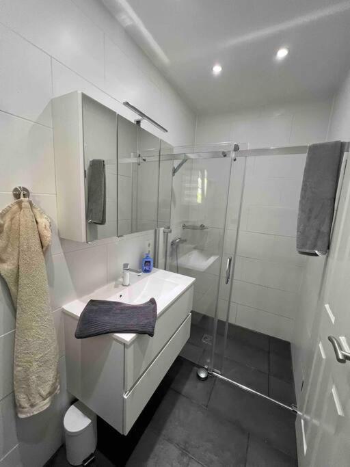 Schoenes 2 Zimmer Apartment An Der Stadt Grenze Mit Klimaanlage Blankenfelde-Mahlow المظهر الخارجي الصورة
