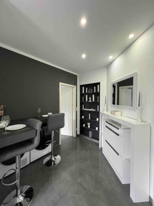 Schoenes 2 Zimmer Apartment An Der Stadt Grenze Mit Klimaanlage Blankenfelde-Mahlow المظهر الخارجي الصورة